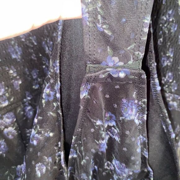 Arula Black Floral bodysuit NWOT - Picture 4 of 4